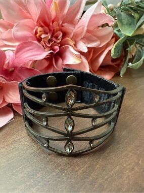 NWOT Leather Metal Crystal Cuff